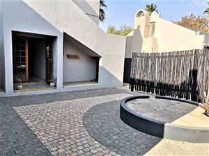 2 Bed Garden Cottage in Newlands
