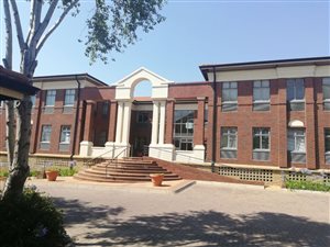 512 m² Office Space in Bryanston