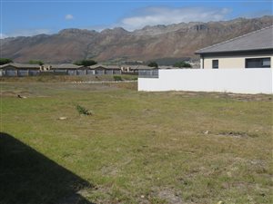 521 m² Land available in Fairview Golf Estate