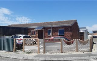 3 Bedroom House in Lentegeur