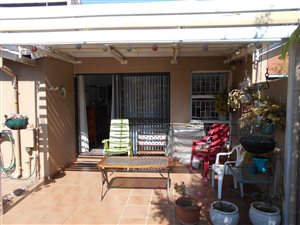 3 Bed Townhouse in Die Hoewes