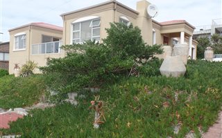 3 Bedroom House in Van Dyks Bay