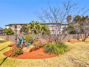 2 Bed Flat in Rhodesfield