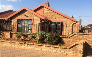 3 Bedroom House in Daveyton