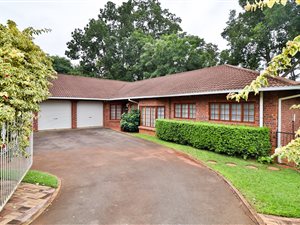 4 Bed Townhouse in Hayfields