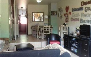 2 Bedroom Townhouse in Clubview