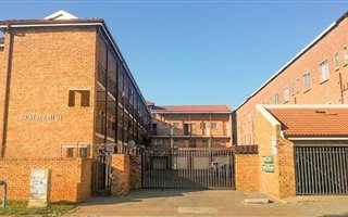 2 Bedroom Flat in Kempton Park Central