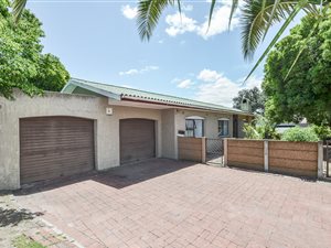 3 Bed House in Protea Heights