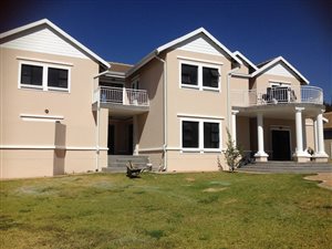 5 Bed House in Woodlands Estate