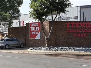 1015 m² Industrial space in Hermanstad