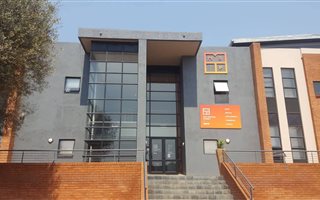 317 m² Office Space in Eco Park