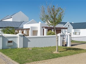 3 Bedroom House in Croydon Olive Estate