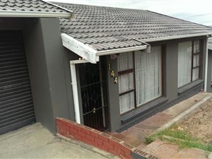 3 Bed House in Kwamagxaki