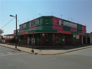 2100 m² Retail Space in Warrenton