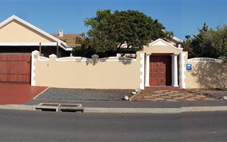 3 Bedroom House in West Beach