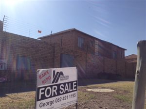 2 Bed Townhouse in Ravensklip
