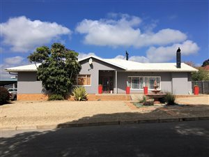 3 Bed House in Moorreesburg