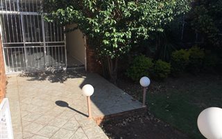 2 Bedroom Apartment in Zwartkop