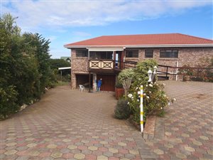 4 Bed House in Dana Bay