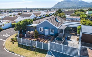 2 Bedroom House in Faerie Knowe