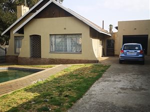 6 Bed House in Roseacre