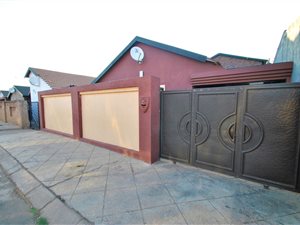 3 Bed House in Phiri