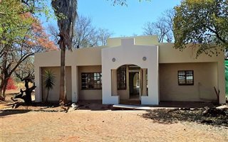4 Bedroom House in Waterkloof