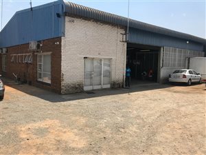 1800 m² Industrial space in Kew
