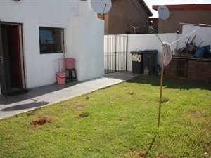 2 Bed House in Mofolo South