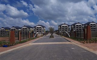 3 Bedroom Apartment in Waterfall Estate