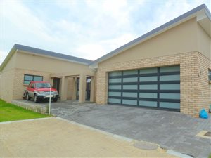 3 Bed House in Moquini Coastal Estate