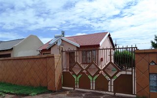 2 Bedroom House in Lakeside