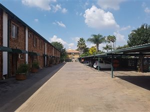 3 Bed Duplex in Rietfontein