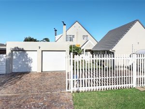 4 Bed House in Goedemoed