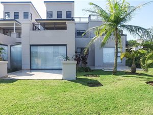 3 Bed Apartment in Palm Lakes Estate