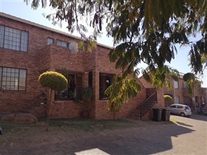 2 Bed Apartment in Elandspark