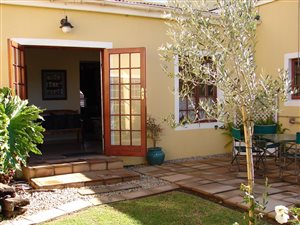 5 Bed House in Hankey
