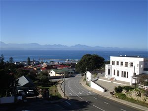 2 Bed Apartment in Mossel Bay Central