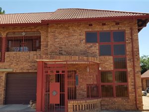 4 Bed House in Mackenzie Park