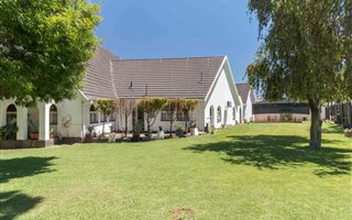 4 Bedroom House in Fichardtpark