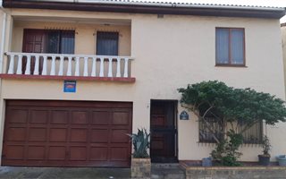 4 Bedroom House in Kensington