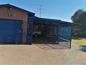 3 Bed House in Leeuhof