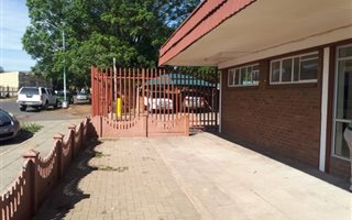 150 m² Office Space in Rustenburg Central