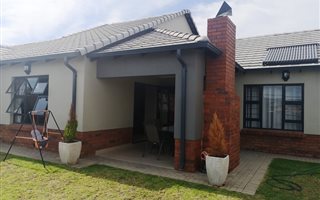 3 Bedroom Townhouse in Amberfield Valley
