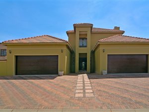 5 Bed House in Ruimsig