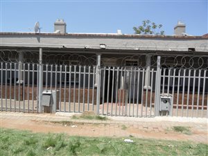 2 Bed House in Bertrams