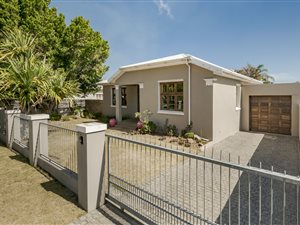 3 Bedroom House in Newton Park