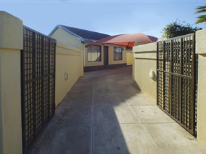 2 Bed House in Vosloorus