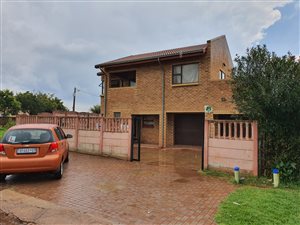 6 Bed House in Palmridge