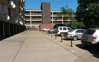 1.5 Bedroom Flat in Eloffsdal